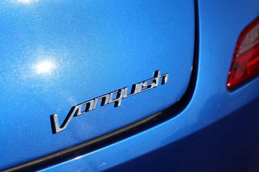 Логотип Aston Martin Vanquish 2012 года  (NA) (фото 141 из 182)